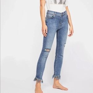 FREE PEOPLE Great Heights Distressed Jeans